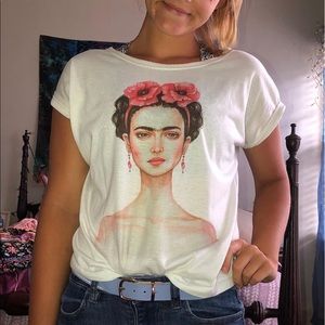 Frida Kahlo shirt size small.